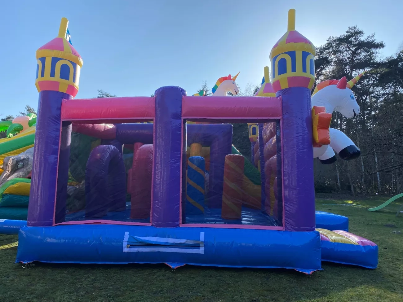 Spring Events - Unicorn World springkasteel huren
